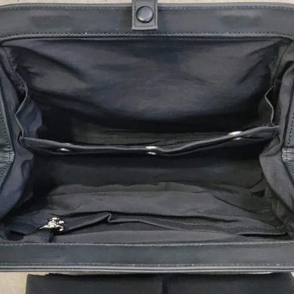 Petunia Pickle Bottom Diaper Bag Handbag - Picture 13 of 14